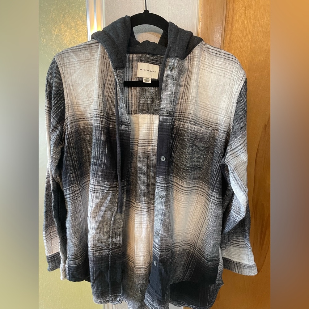 American Eagle button down hooded flannel shirt. Size Medium.